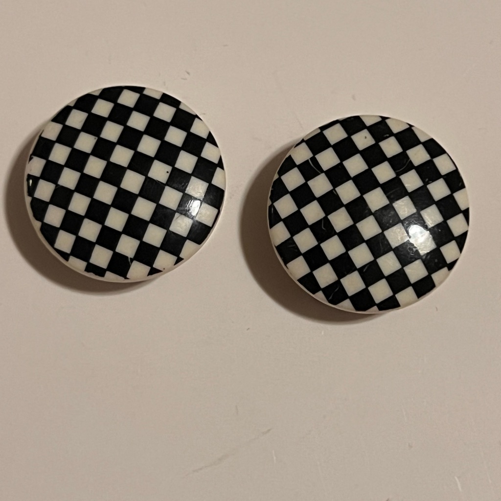 Button Cover Checkered Circle